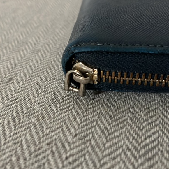 Prada Wallet blue authentic 100% Leather - Picture 10 of 10